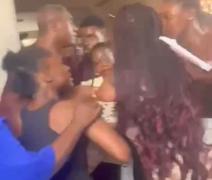 UNIZIK female student bites lecturer for interrupting her TikTok video recording