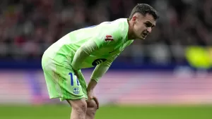 Barcelona Midfielder Casado Out For Two Months With Knee Injury