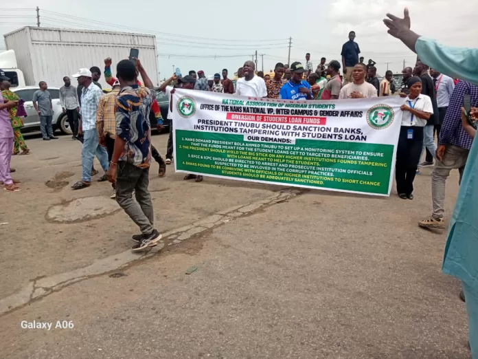 NANS shuts Lagos-Ibadan road over N71.2b NELFUND loan fraud