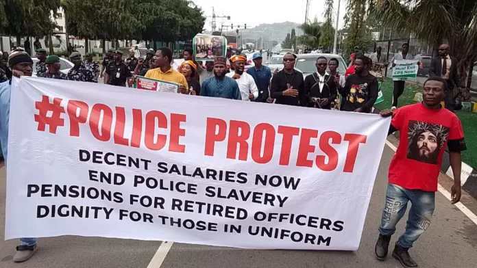 Retired Police Officers Protest at National Assembly