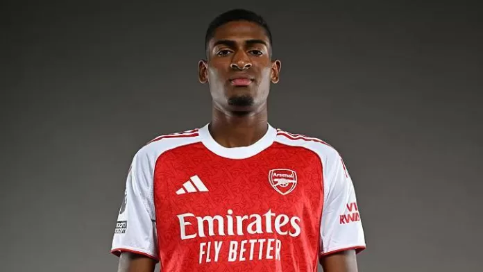 Arsenal sign Defender Mosquera