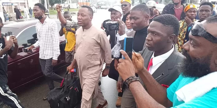 Sowore storms Police force Hqrs with travel bag, toothpaste, soap