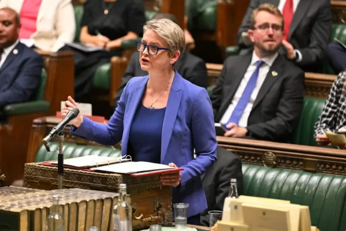 UK Suspends Refugee Family Reunion Route