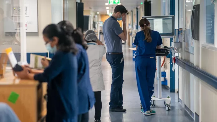 9d82e1c0-d719-11f0-aa87-6bb0a76c2b74 UK health service hit by ‘super flu’ outbreak